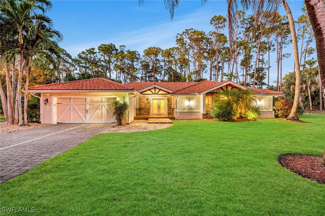 2347 Coach House Ln., Naples, FL 34105