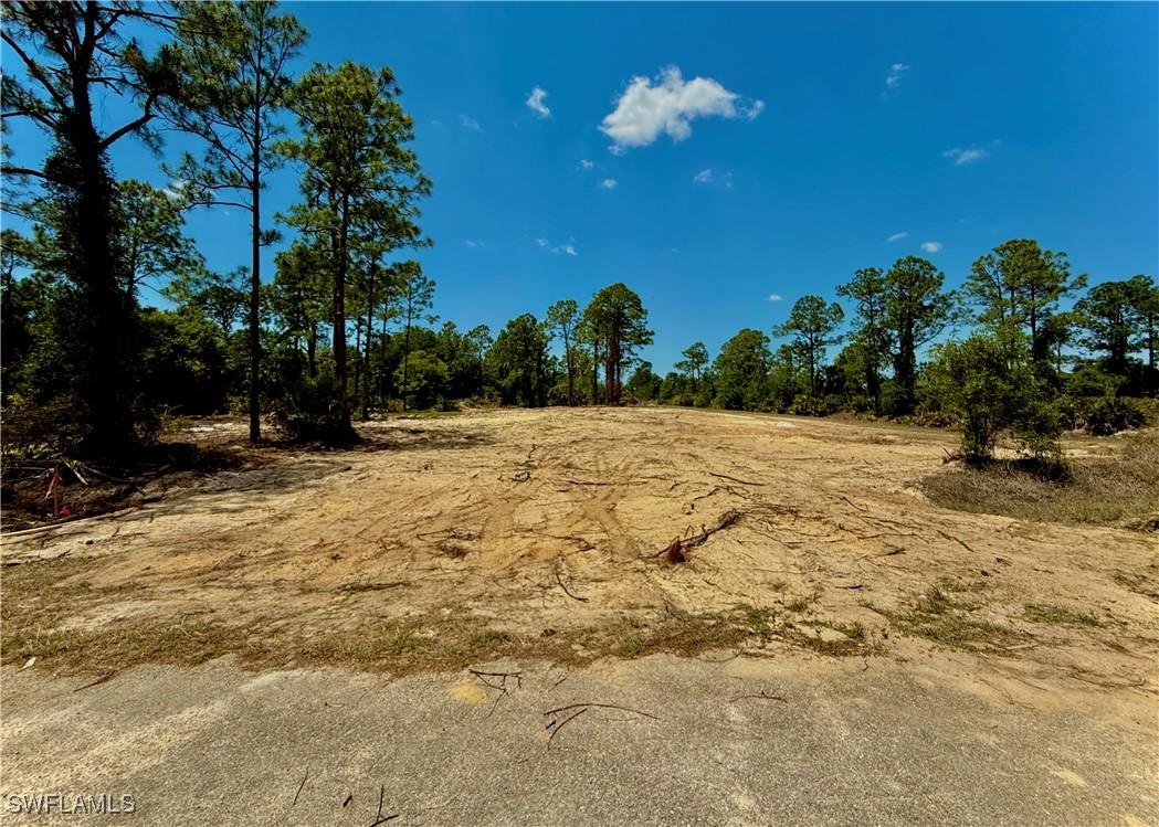 325 Abbott Ave., Lehigh Acres, FL 33936