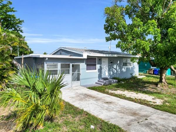 3847 Maxine St., Fort Myers, FL 33901