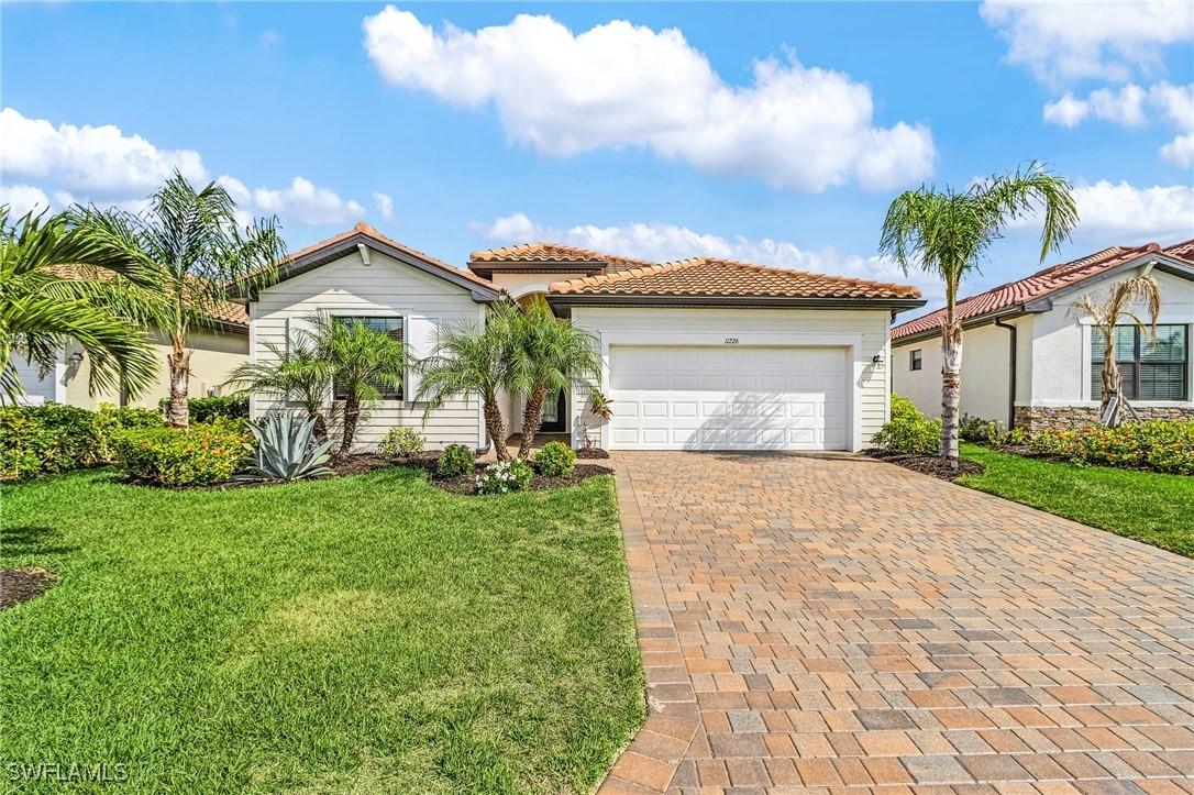 11226 Shady Blossom Dr., Fort Myers, FL 33913