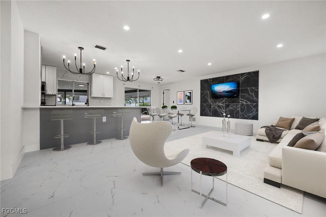 2285 SE 28th St., Cape Coral, FL 33904