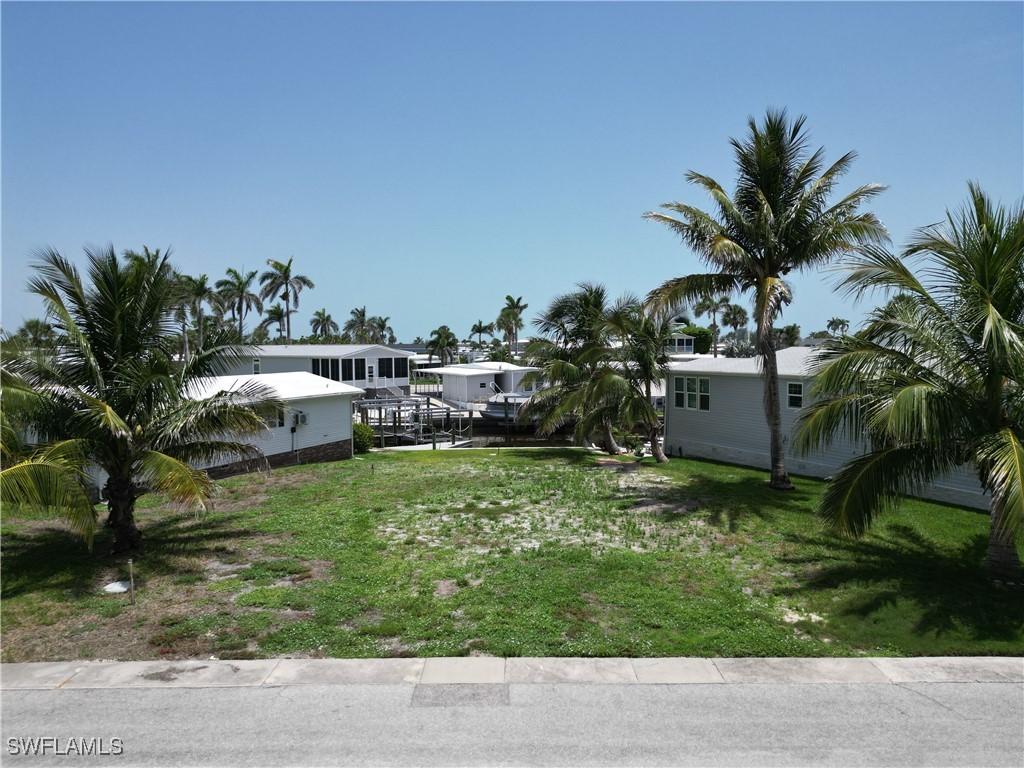 11271 Azalea Ln., Fort Myers Beach, FL 33931