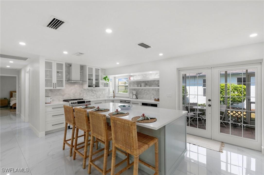 700 100th Ave., Naples, FL 34108