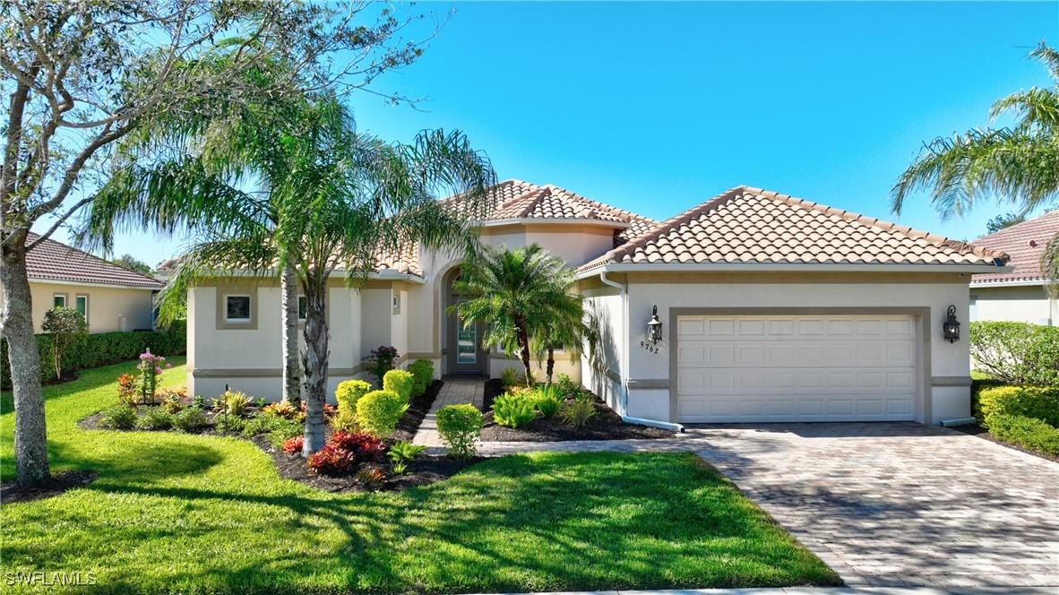 9762 Nickel Ridge Cir., Naples, FL 34120