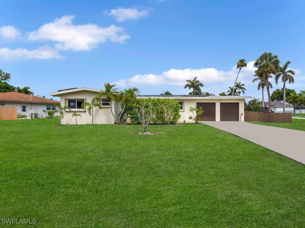 587 Sanford Dr., Fort Myers, FL 33919