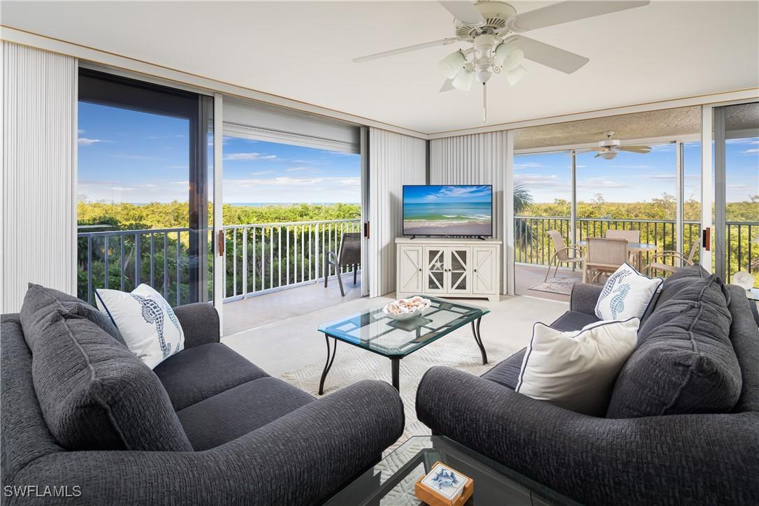 5550 Heron Point Dr. #305, Naples, FL 34108