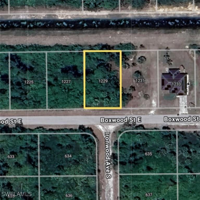 1229 Boxwood St., Lehigh Acres, FL 33974