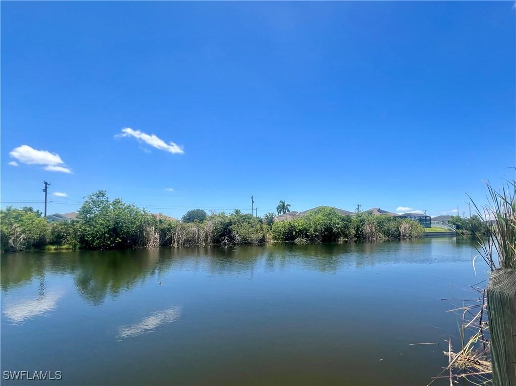 2208 NE 6th Ave., Cape Coral, FL 33909