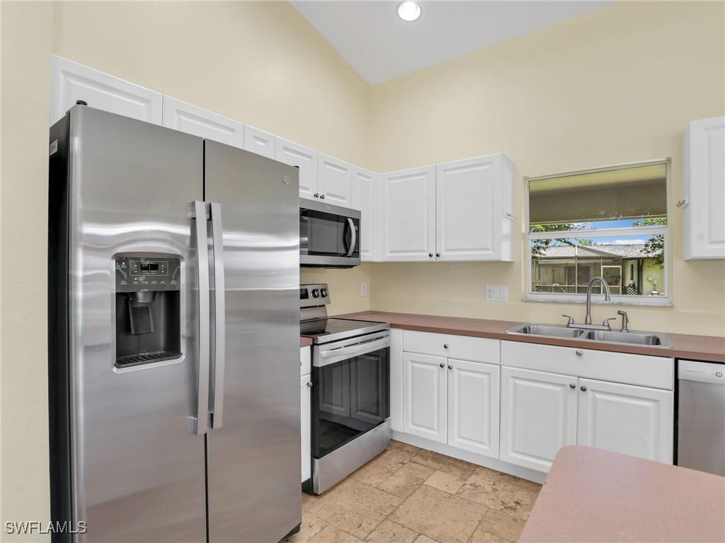 305 SE 16th Pl., Cape Coral, FL 33990