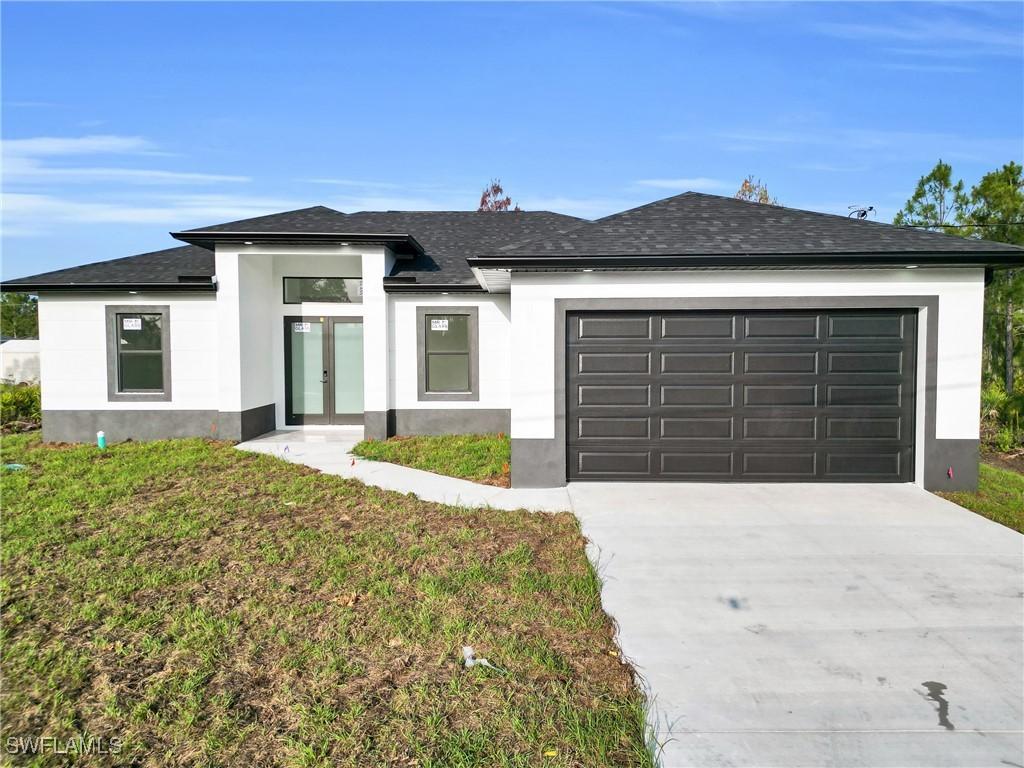 464 Redwing St., Lehigh Acres, FL 33974