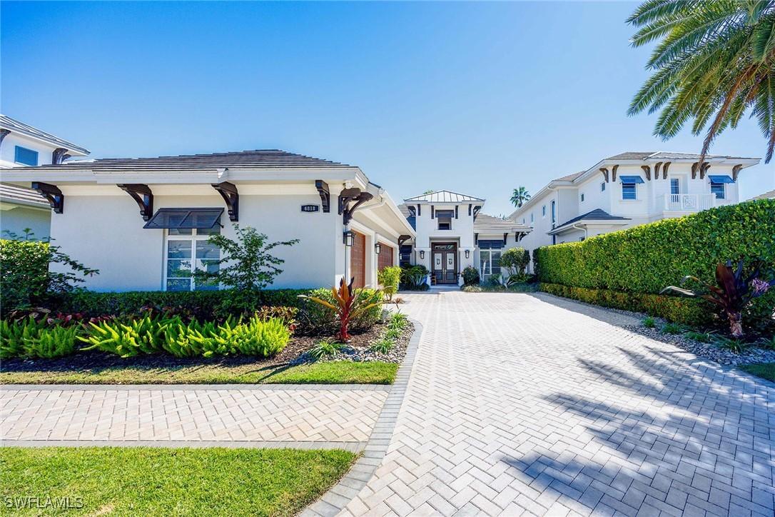 6818 Mangrove Ave., Naples, FL 34109