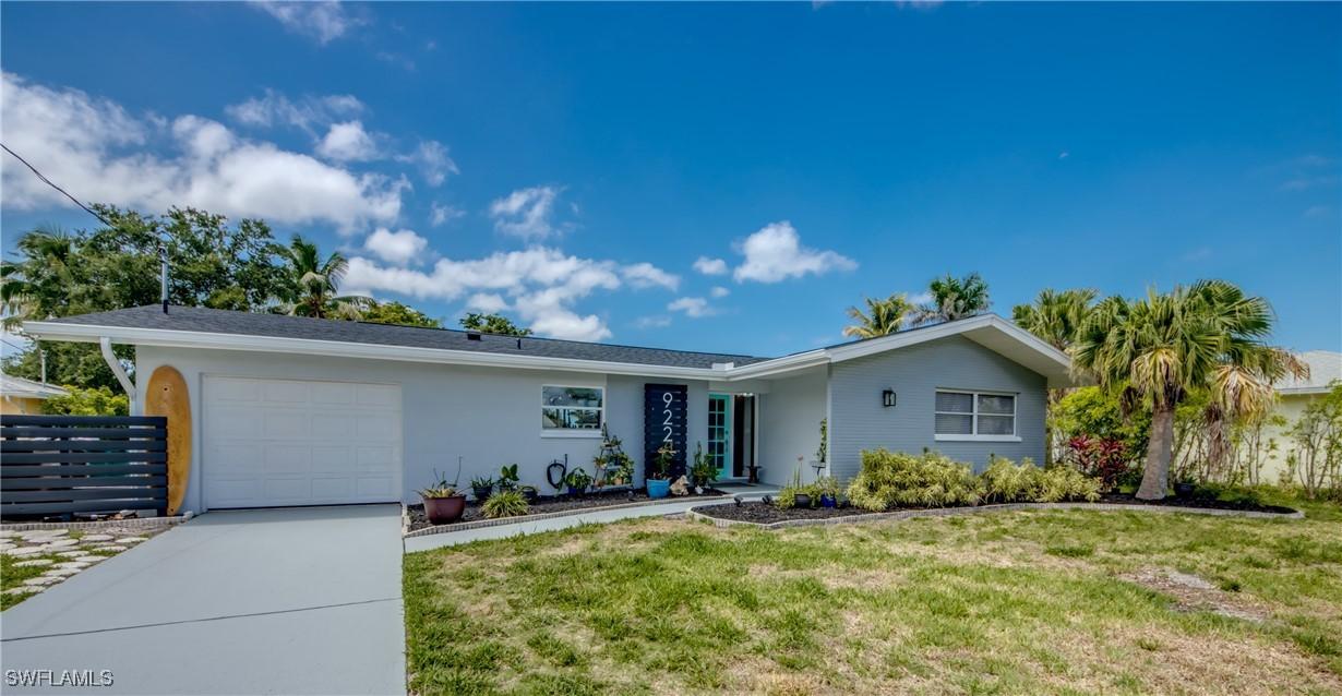 922 Dolphin Dr., Cape Coral, FL 33904