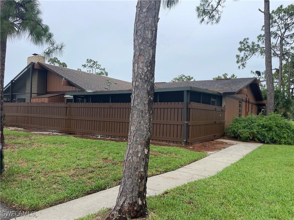 5603 Foxlake Dr., North Fort Myers, FL 33917