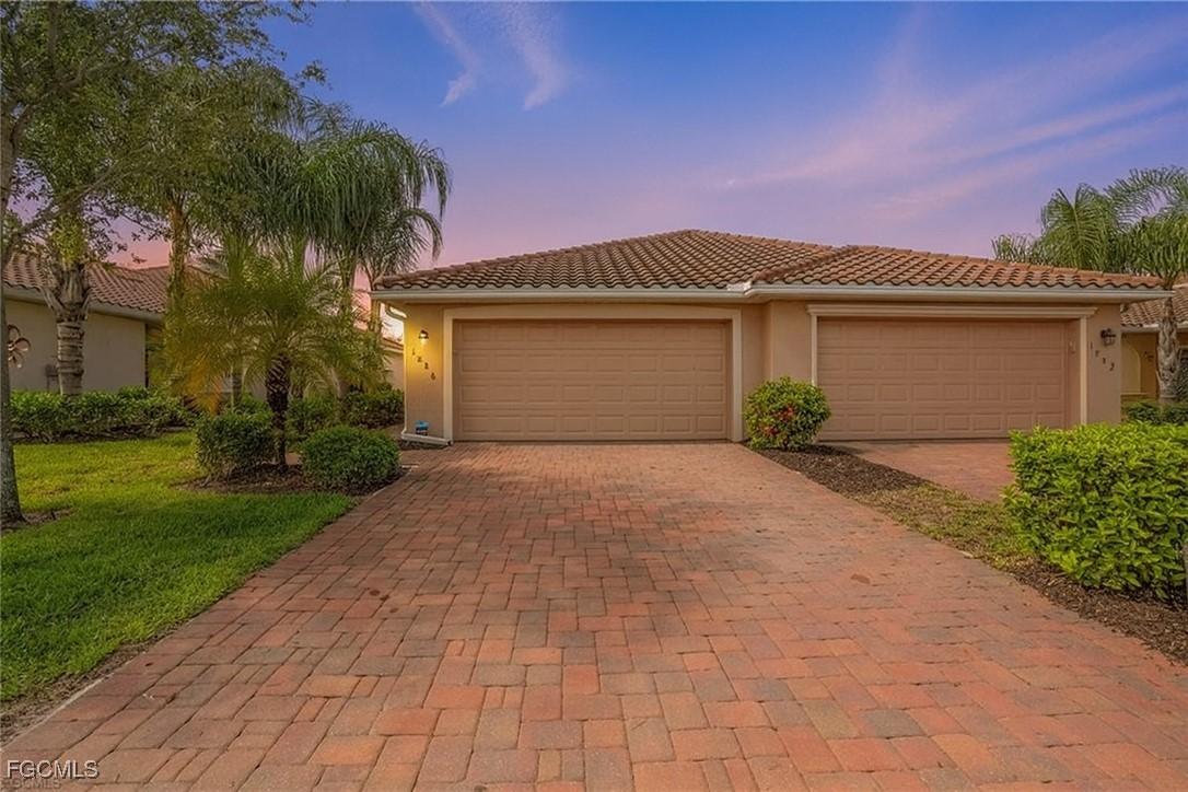 1886 Alameda Dr., Naples, FL 34120