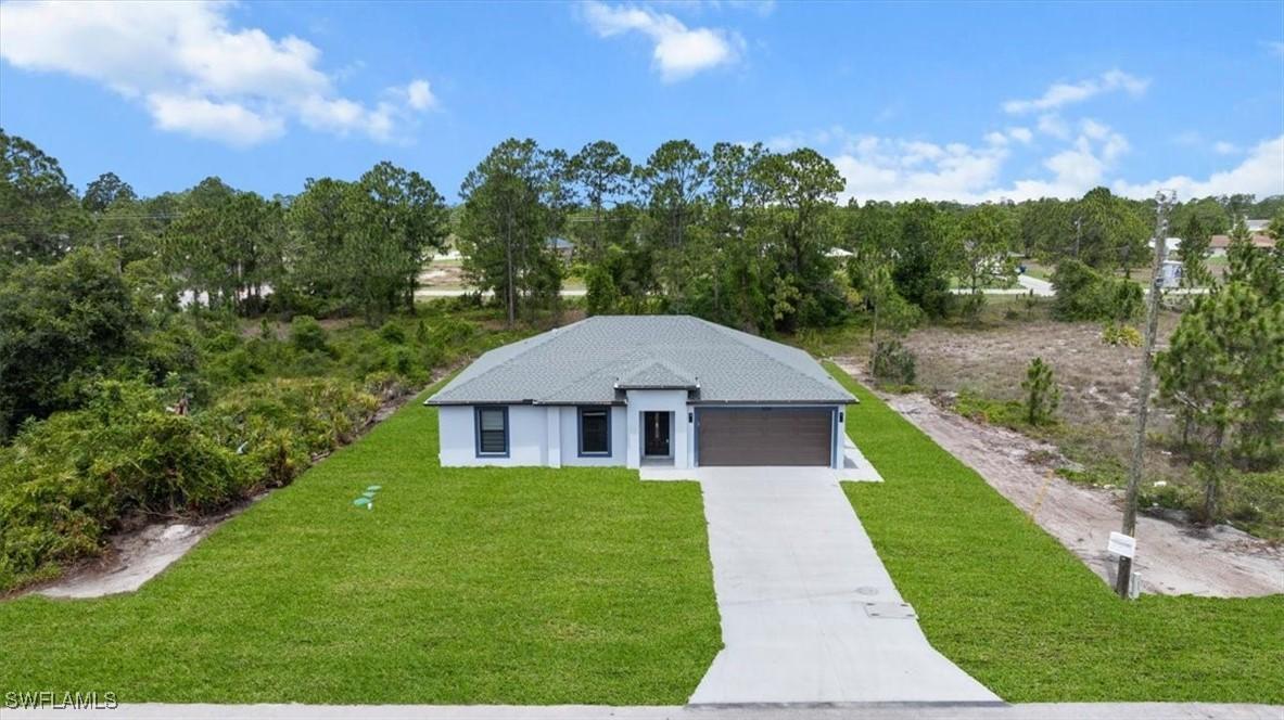 1032 Maxwell Ave., Lehigh Acres, FL 33974