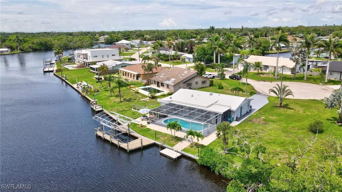 399 Grenier Dr., North Fort Myers, FL 33903