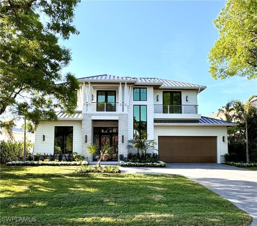 777 Broad Ct., Naples, FL 34102