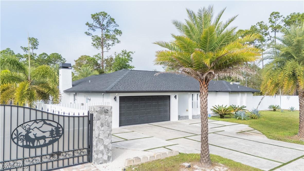 809 Calvin Ave., Lehigh Acres, FL 33972