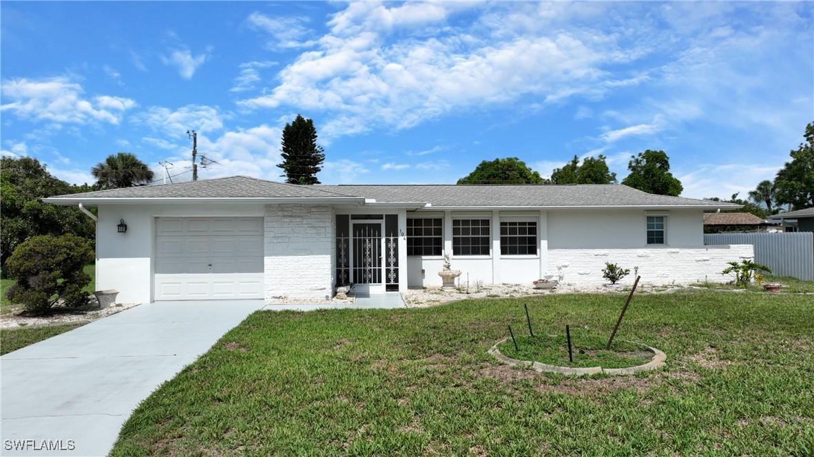104 Waterview Ave., Lehigh Acres, FL 33936