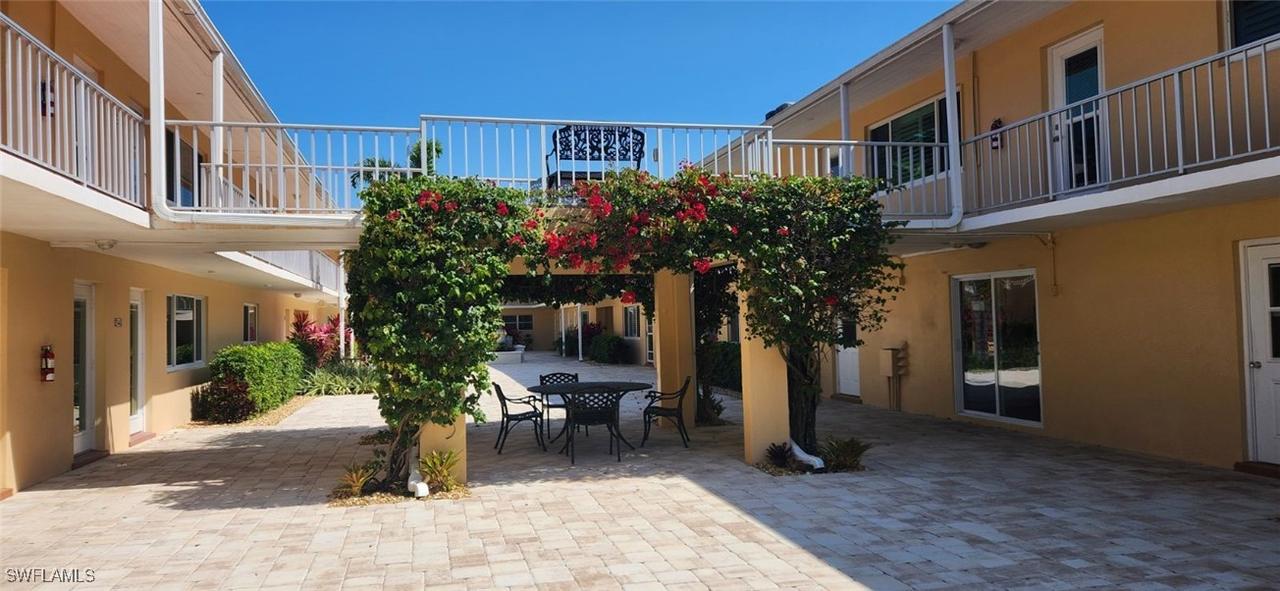 548 Broad Ave., Naples, FL 34102