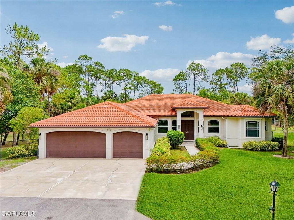 940 11th St., Naples, FL 34117