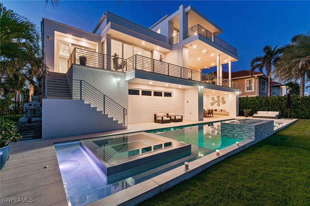 432 Bayside Ave., Naples, FL 34108