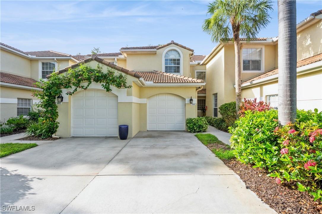 74 Silver Oaks Cir. #9-202, Naples, FL 34119