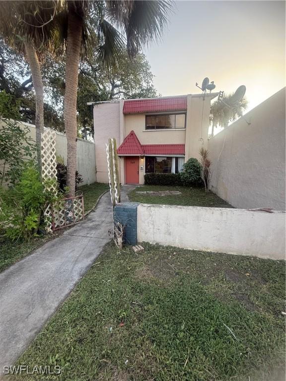 589 Glendale Ave., Lehigh Acres, FL 33936