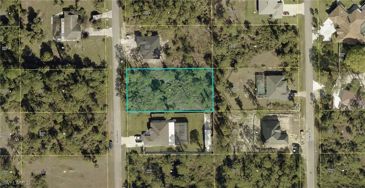 808 Jackson Ave., Lehigh Acres, FL 33972