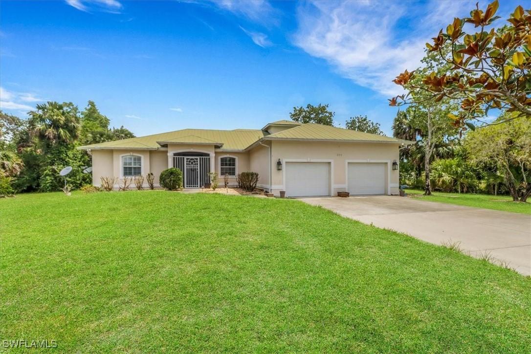 311 16th Ave., Naples, FL 34120