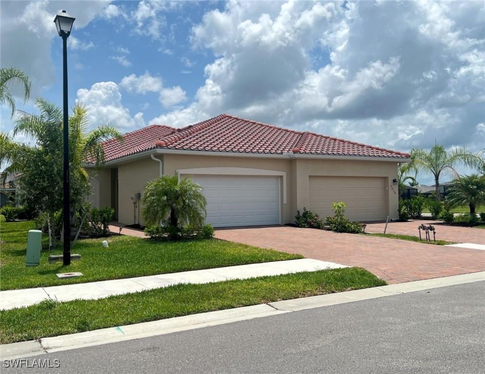 2640 Vine Ave., Naples, FL 34120