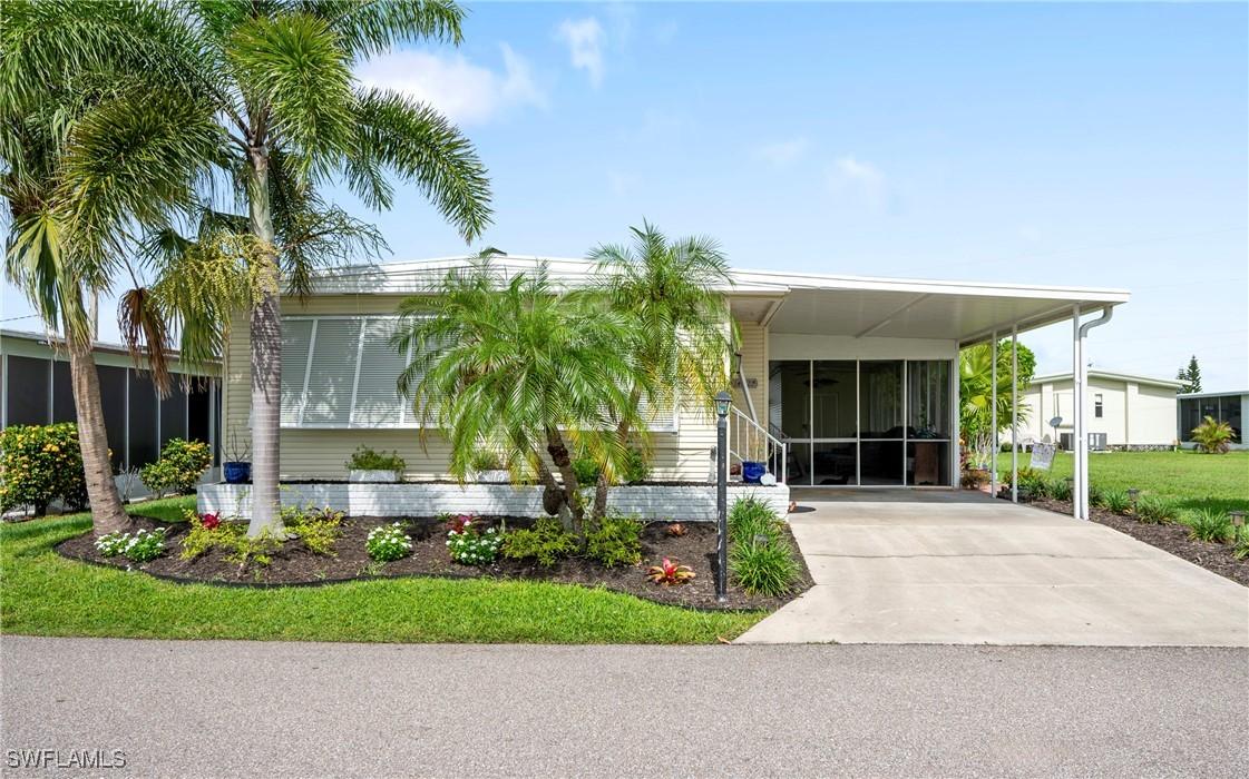 14727 Pioneer Pl., North Fort Myers, FL 33917