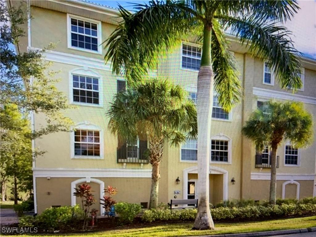 10041 Lake Cove Dr. #202, Fort Myers, FL 33908