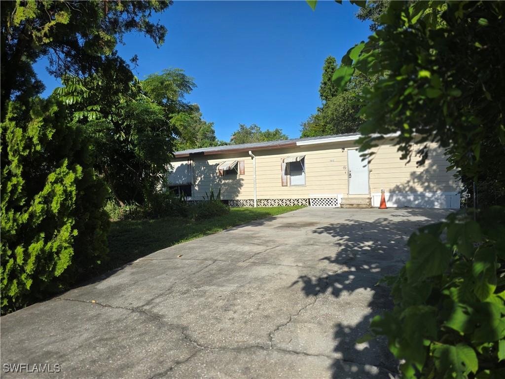 7622 Peyraud Dr., North Fort Myers, FL 33917