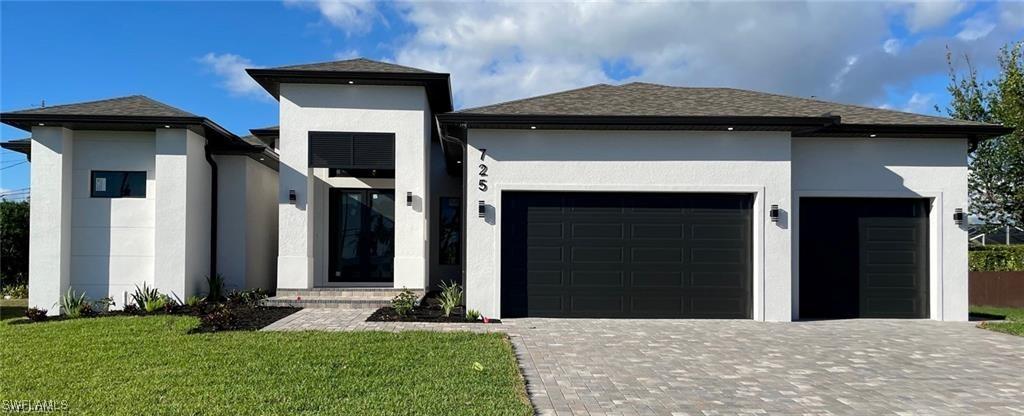 725 Monterey Ave., Cape Coral, FL 33904