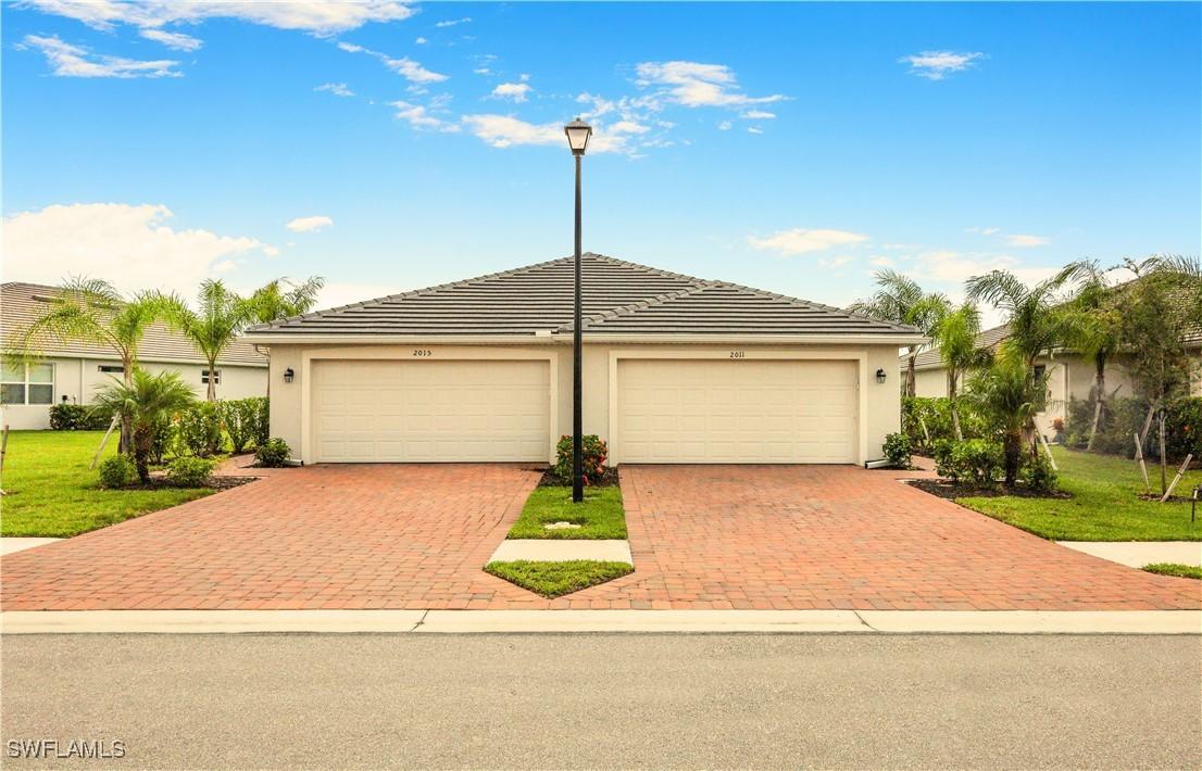 2011 Vermont Ln., Naples, FL 34120