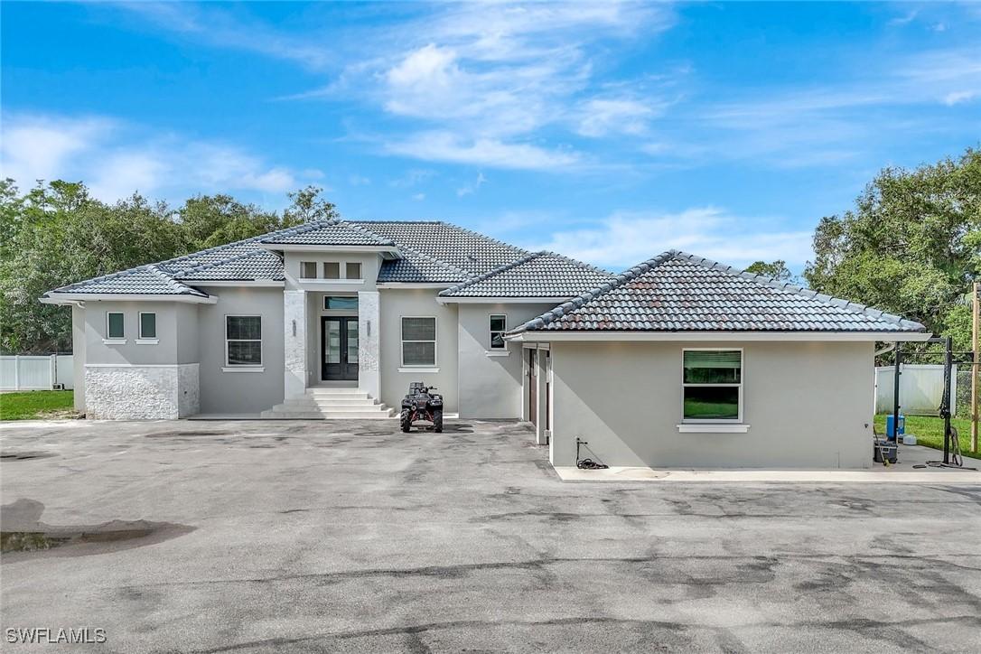 140 37th Ave., Naples, FL 34120