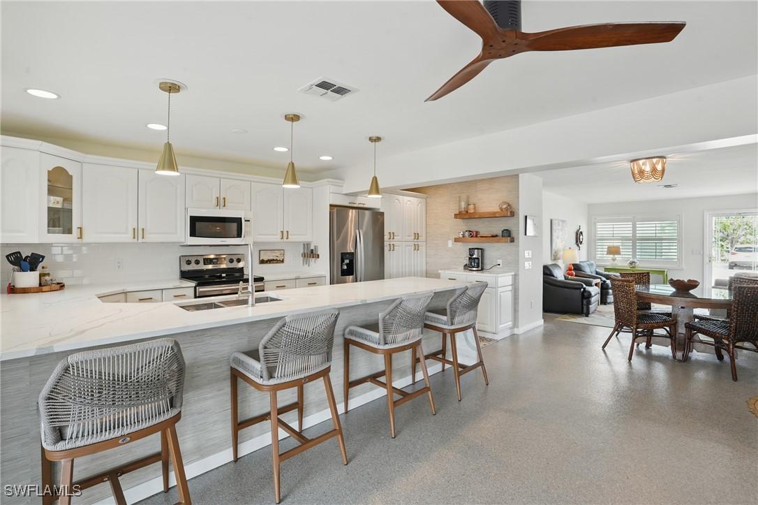 2749 Bruce St., Matlacha, FL 33993