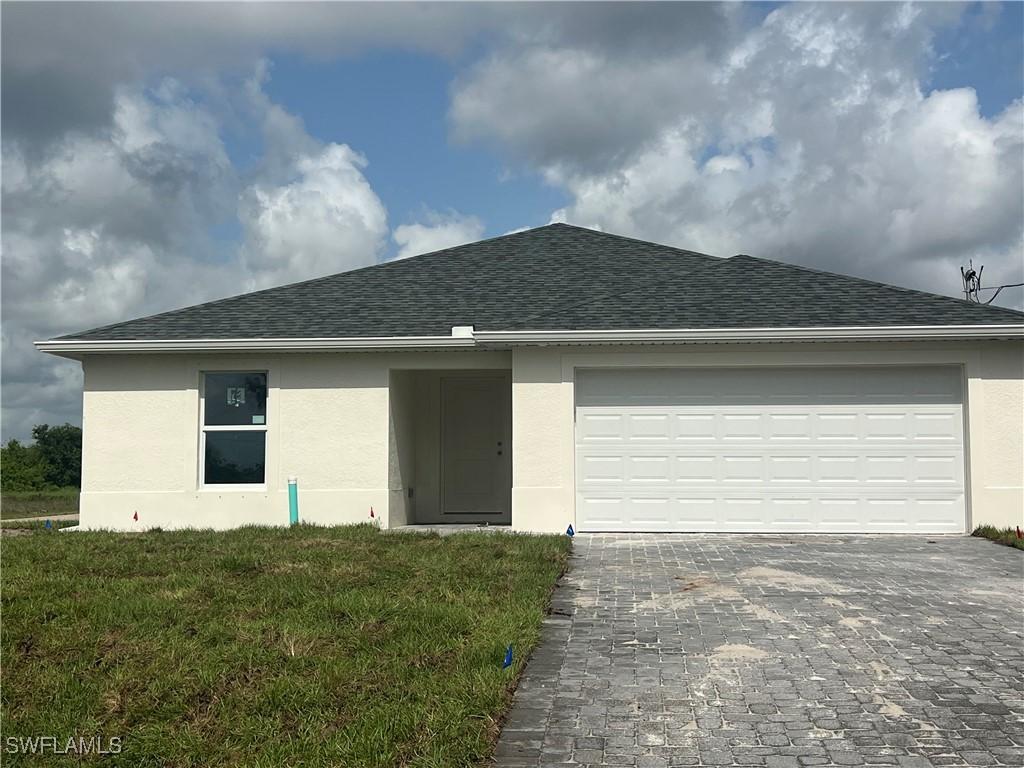 658 Ivanhoe Ave., Lehigh Acres, FL 33974