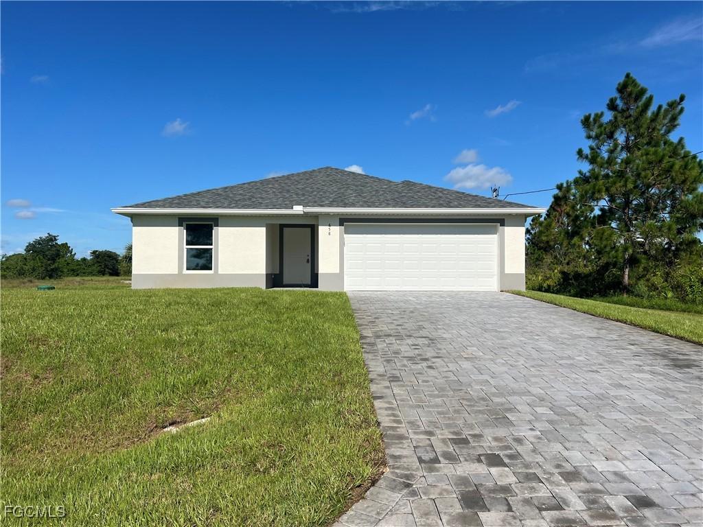 658 Ivanhoe Ave., Lehigh Acres, FL 33974