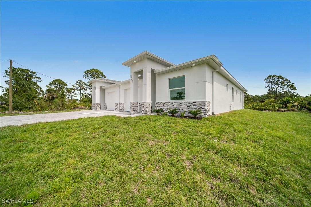 424-426 Grant Blvd., Lehigh Acres, FL 33974