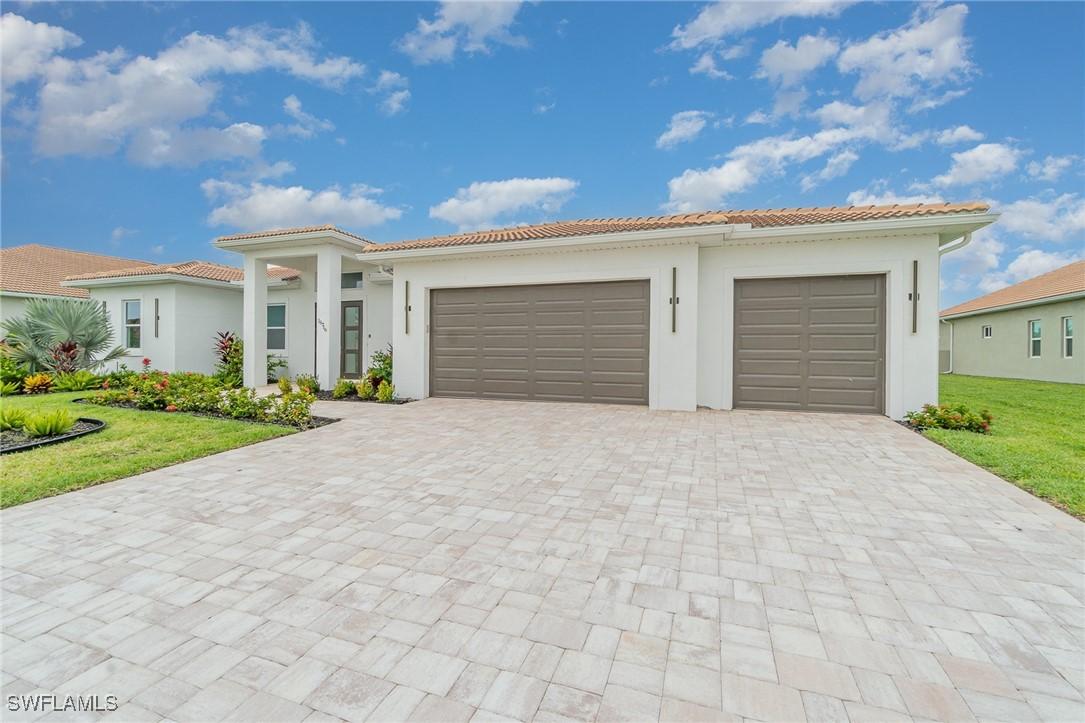 18716 Ensenada Dr., Naples, FL 34114