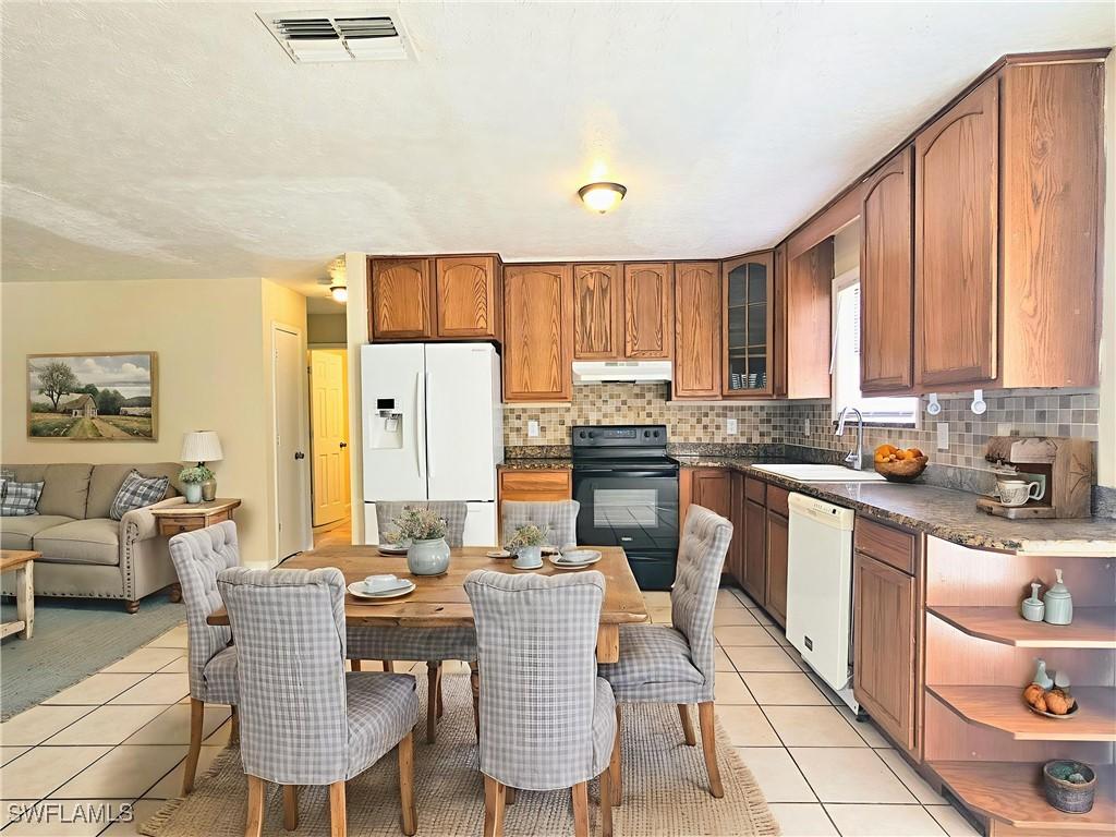 1224 Hamilton Ave., Lehigh Acres, FL 33972