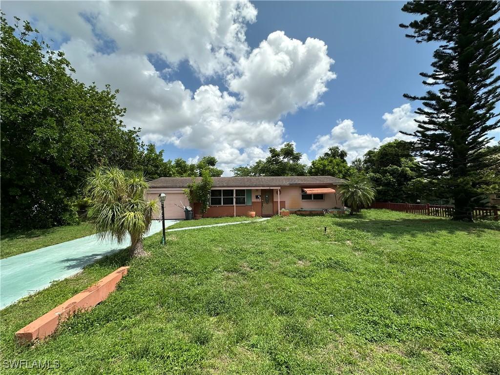 305 Penn Rd., Lehigh Acres, FL 33936