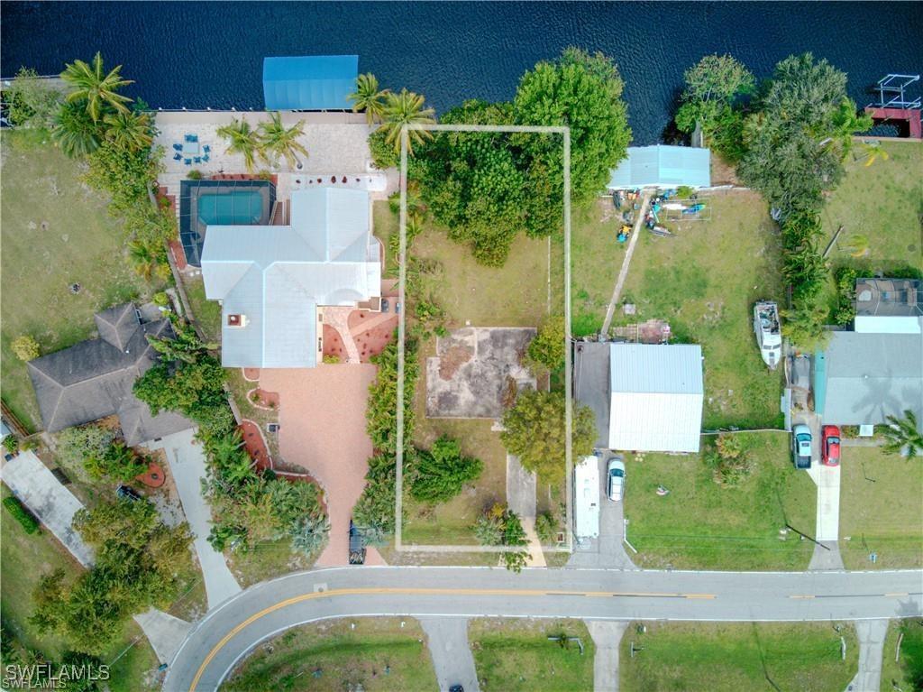 12307 Davis Blvd., Fort Myers, FL 33905