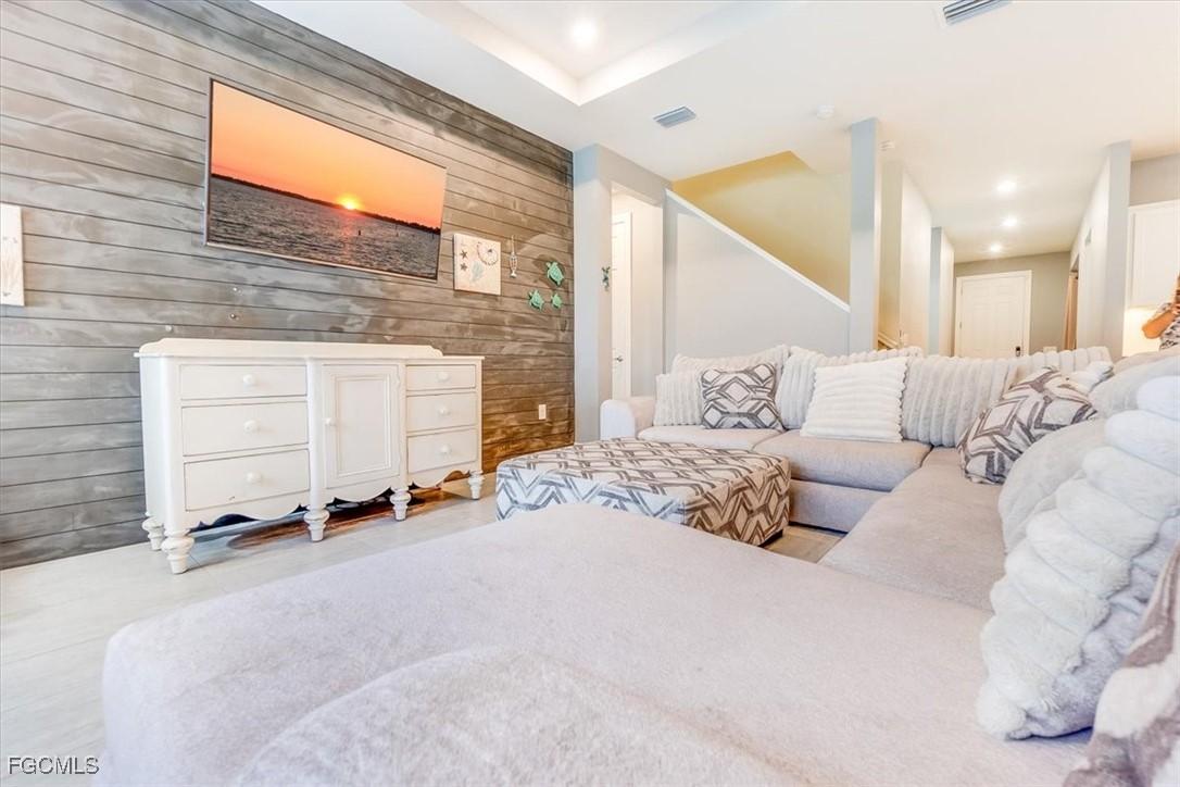 3548 E Hampton Cir., Alva, FL 33920