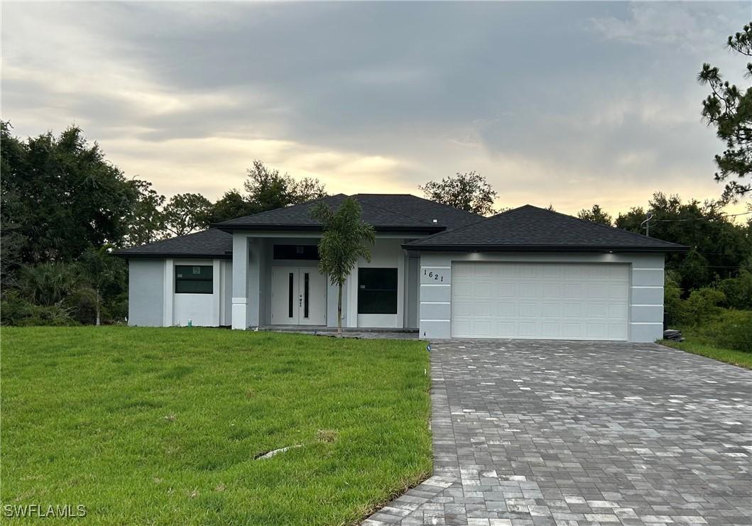 1621 Lincoln Ave., Lehigh Acres, FL 33972