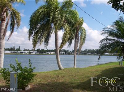 3107 Indian Village Ln., North Fort Myers, FL 33917