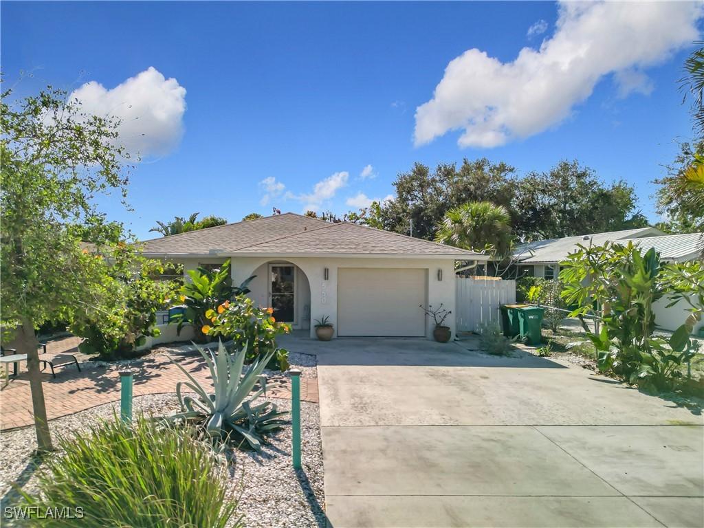 550 110th Ave., Naples, FL 34108