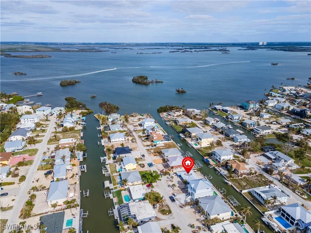 208 Flamingo St., Fort Myers Beach, FL 33931
